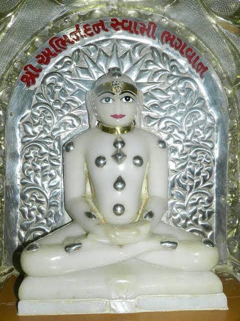 Sacred portrait of Abhinandannath Swami